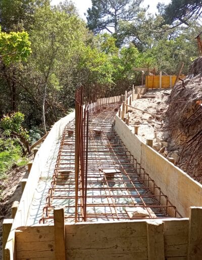 Restructuration d'une terrasse et d'un bassin sur talus Carcans - Piscine sur cuve de récupération d'eau pluviale - Aménagement paysager