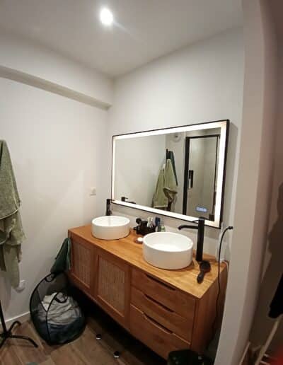 reconstruction d'une maison de ville Le Bouscat salle d'eau meuble