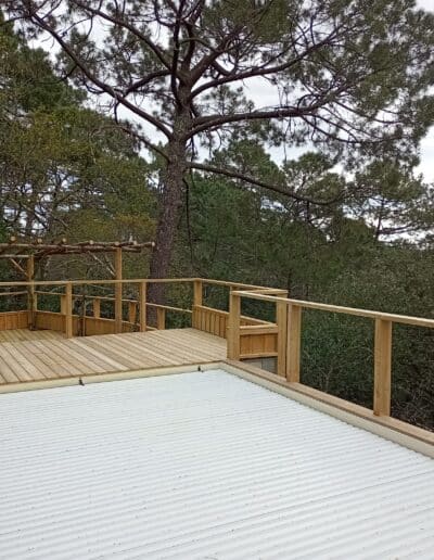 Restructuration d'une terrasse et d'un bassin sur talus Carcans - Piscine sur cuve de récupération d'eau pluviale - Aménagement paysager